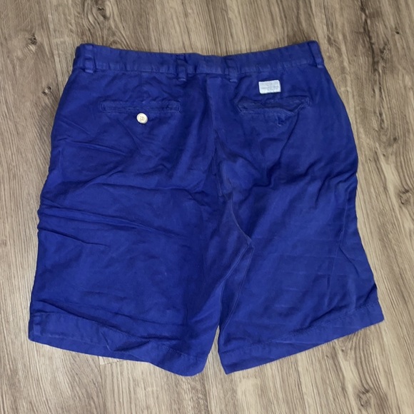 Vineyard Vines 7 in Stretch Shorts - Picture 3 of 3